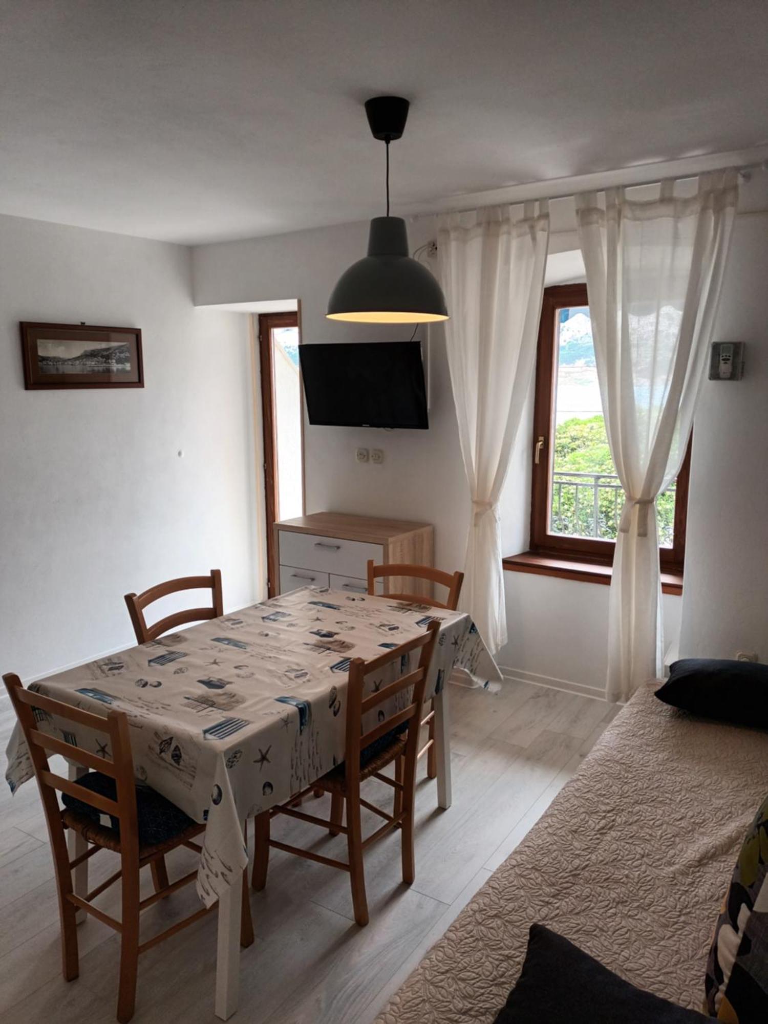 באסקה Apartments Dorcic מראה חיצוני תמונה